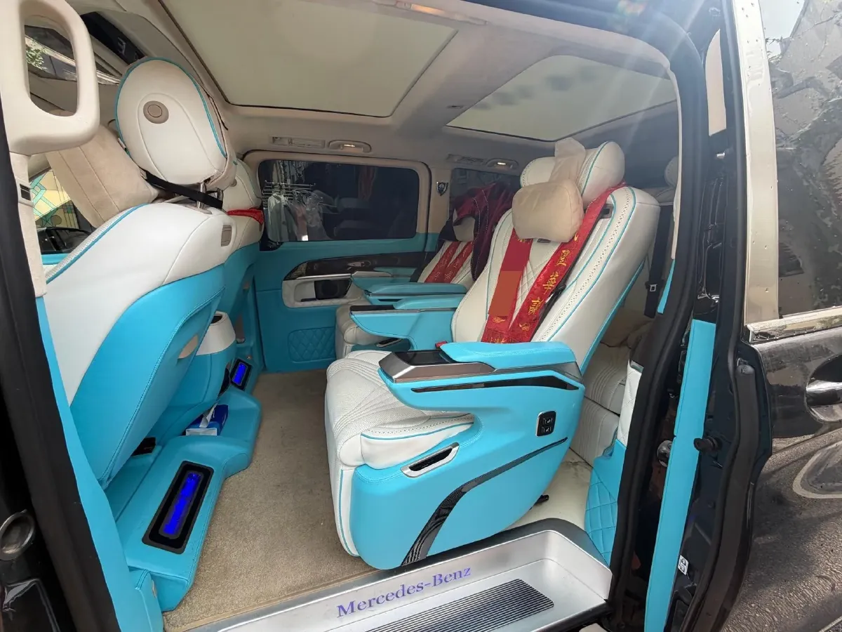 2020 Mercedes-Benz V Class 2.0T 211HP L4 9AT,autocango,china used car exporter,china ev exporter,chinese used car exporter,chinese used ev exporter