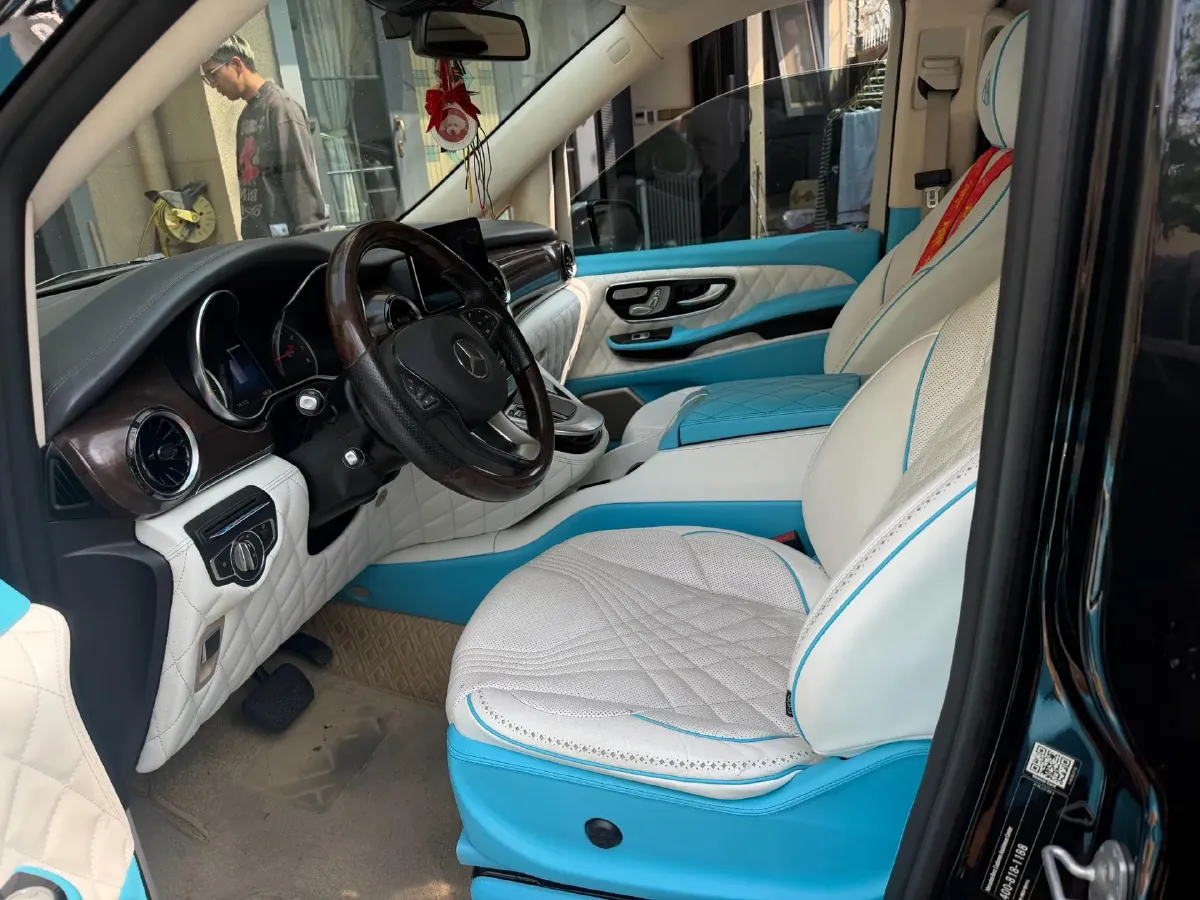 2020 Mercedes-Benz V Class 2.0T 211HP L4 9AT,autocango,china used car exporter,china ev exporter,chinese used car exporter,chinese used ev exporter