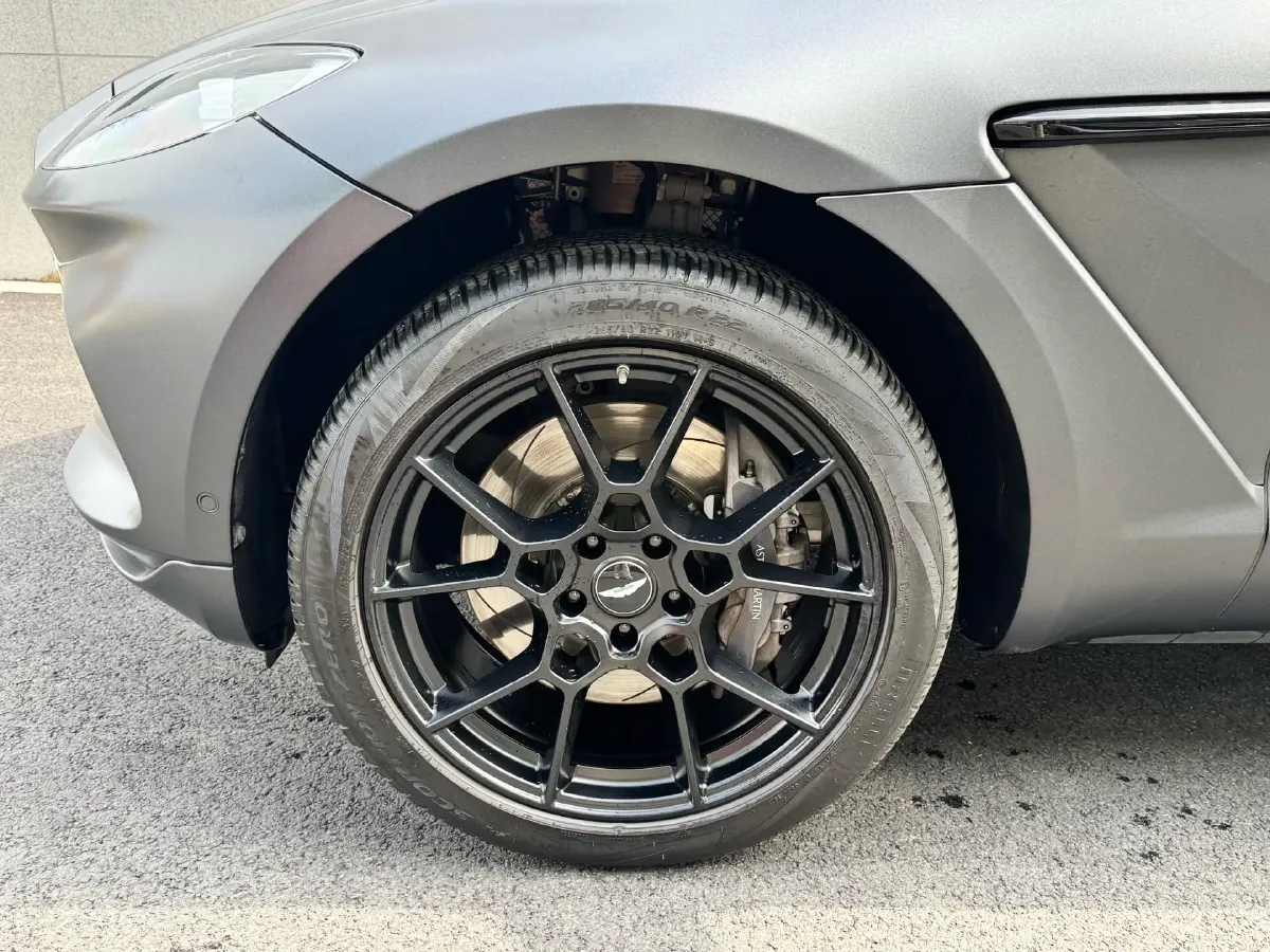 2022 Aston Martin DBX 4.0T 550HP V8 9AT,autocango,china used car exporter,china ev exporter,chinese used car exporter,chinese used ev exporter