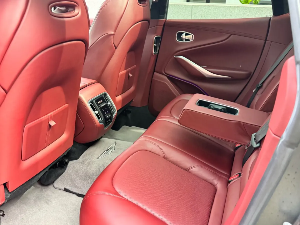 2022 Aston Martin DBX 4.0T 550HP V8 9AT,autocango,china used car exporter,china ev exporter,chinese used car exporter,chinese used ev exporter