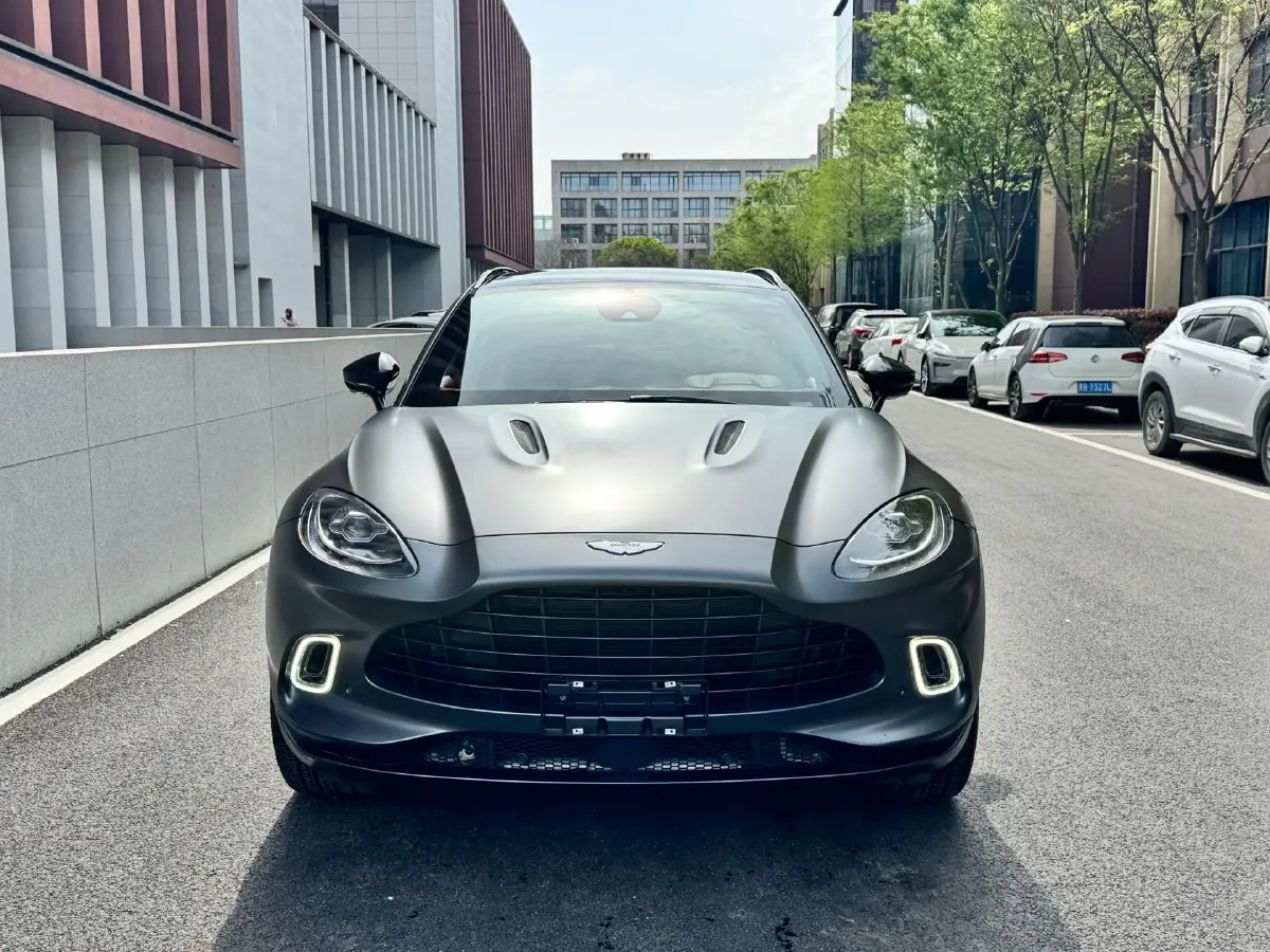 2022 Aston Martin DBX 4.0T 550HP V8 9AT,autocango,china used car exporter,china ev exporter,chinese used car exporter,chinese used ev exporter