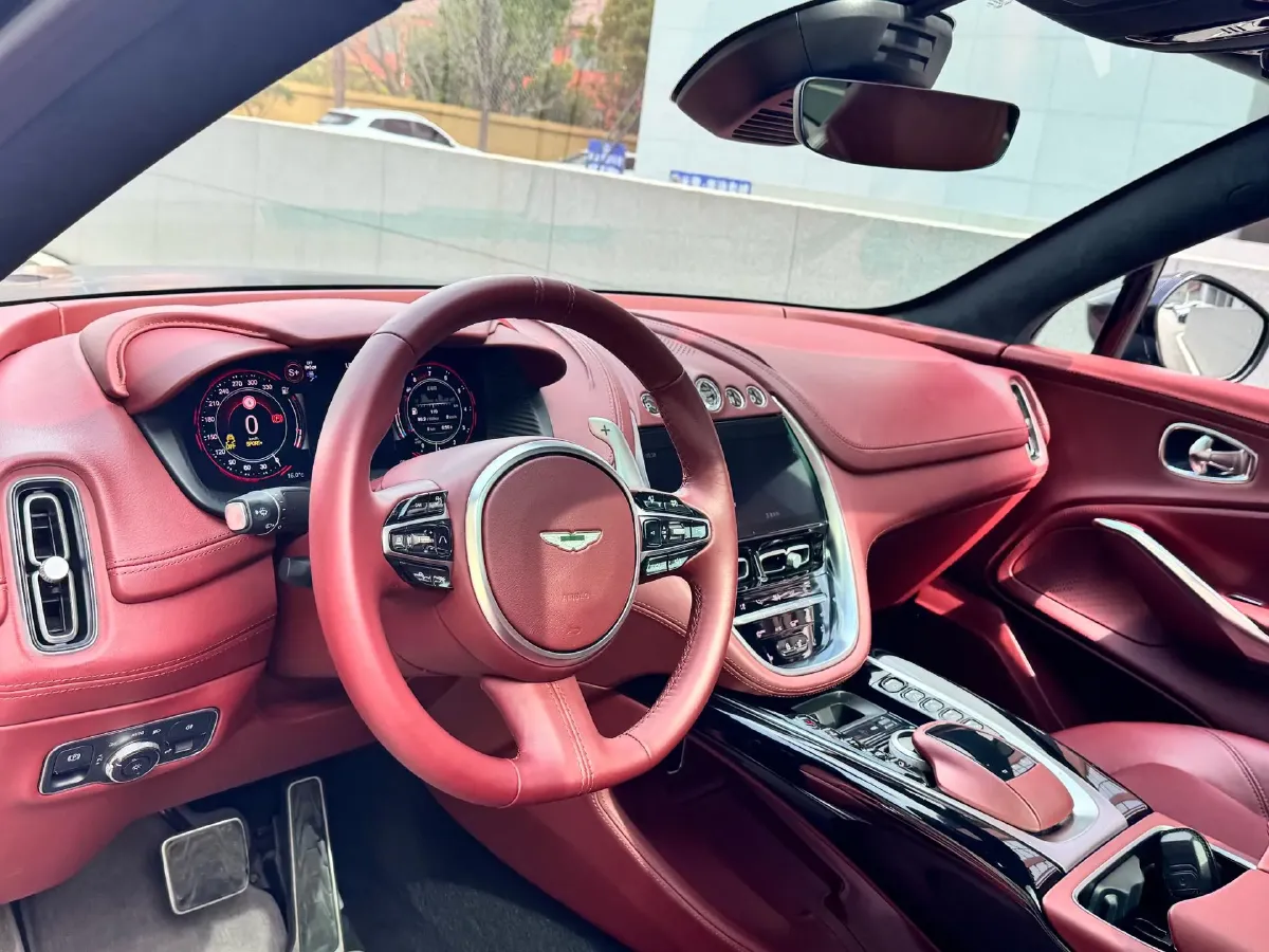 2022 Aston Martin DBX 4.0T 550HP V8 9AT,autocango,china used car exporter,china ev exporter,chinese used car exporter,chinese used ev exporter