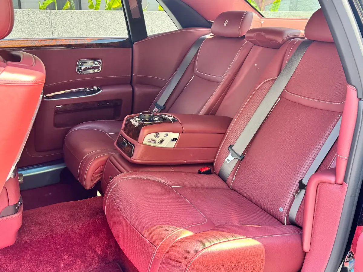 2018 Rolls-Royce Ghost 6.6T 571HP V12 8AT,autocango,china used car exporter,china ev exporter,chinese used car exporter,chinese used ev exporter