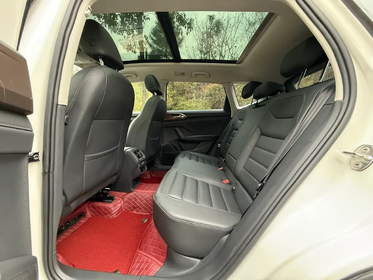 2019 MINI MINI 1.5T 102HP L3 7DCT,autocango,china used car exporter,china ev exporter,chinese used car exporter,chinese used ev exporter