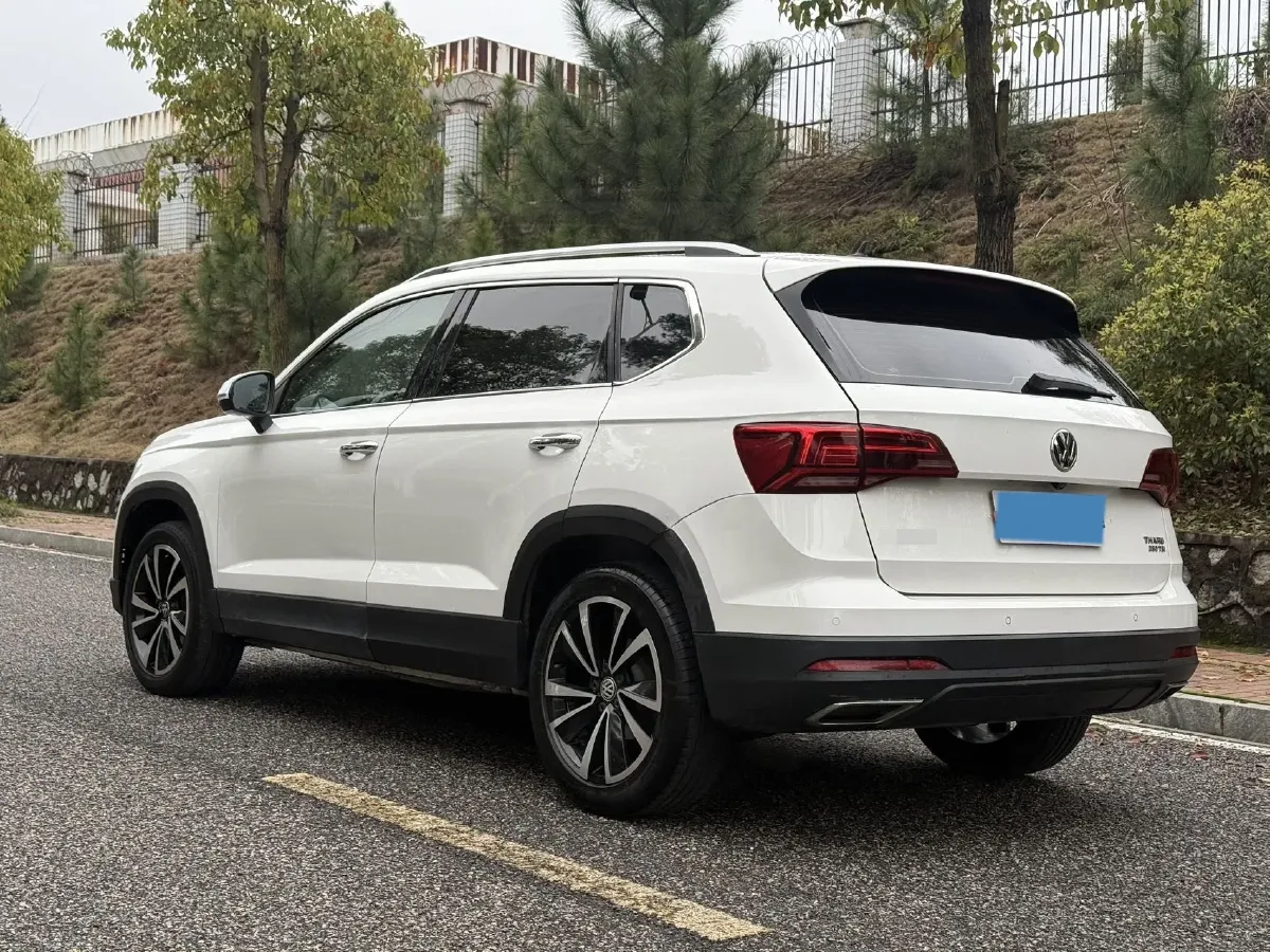 2019 MINI MINI 1.5T 102HP L3 7DCT,autocango,china used car exporter,china ev exporter,chinese used car exporter,chinese used ev exporter