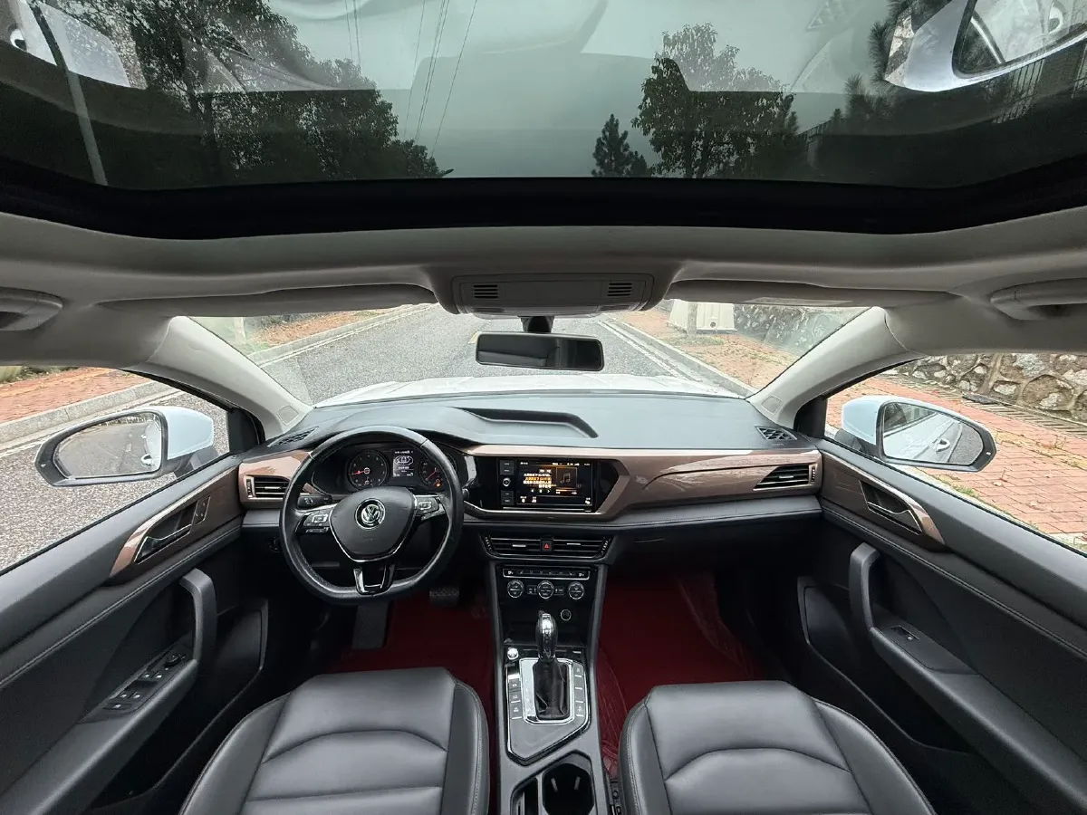 2019 MINI MINI 1.5T 102HP L3 7DCT,autocango,china used car exporter,china ev exporter,chinese used car exporter,chinese used ev exporter