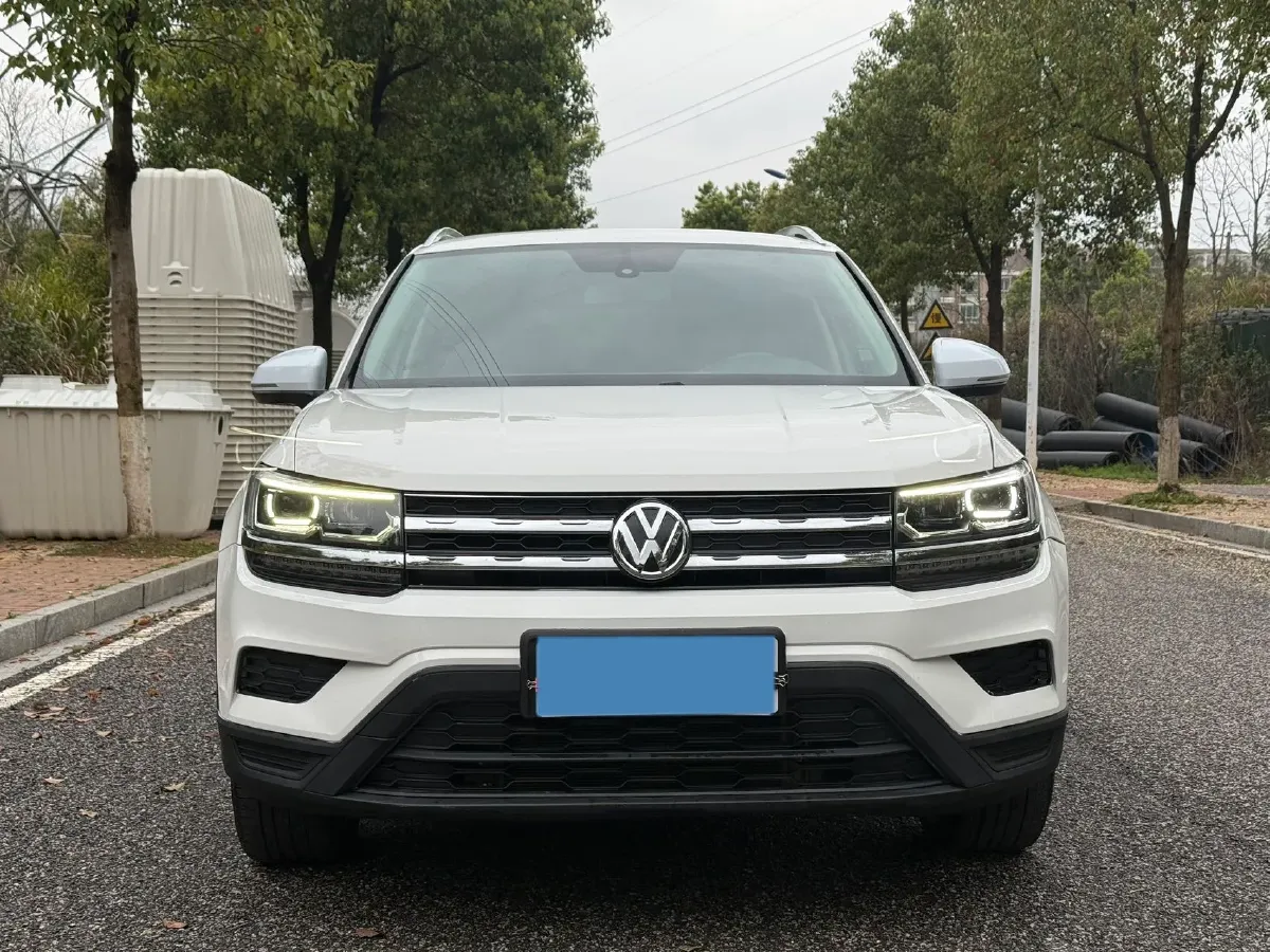 2019 MINI MINI 1.5T 102HP L3 7DCT,autocango,china used car exporter,china ev exporter,chinese used car exporter,chinese used ev exporter