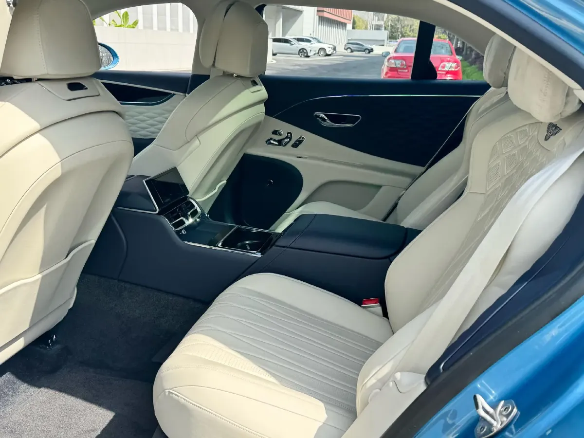 2022 Bentley Flying Spur 2.9T 416HP V6 8DCT PHEV 18KWH,autocango,china used car exporter,china ev exporter,chinese used car exporter,chinese used ev exporter