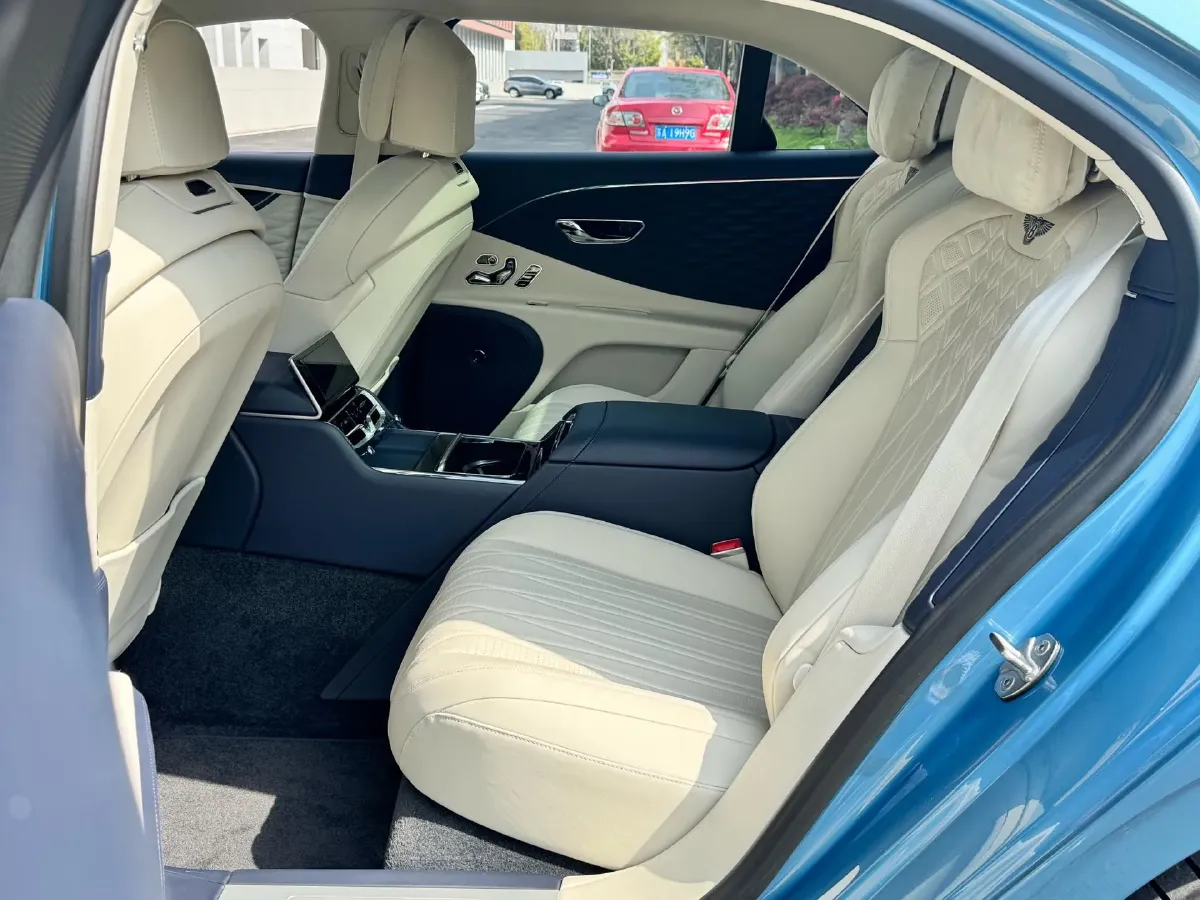 2022 Bentley Flying Spur 2.9T 416HP V6 8DCT PHEV 18KWH,autocango,china used car exporter,china ev exporter,chinese used car exporter,chinese used ev exporter