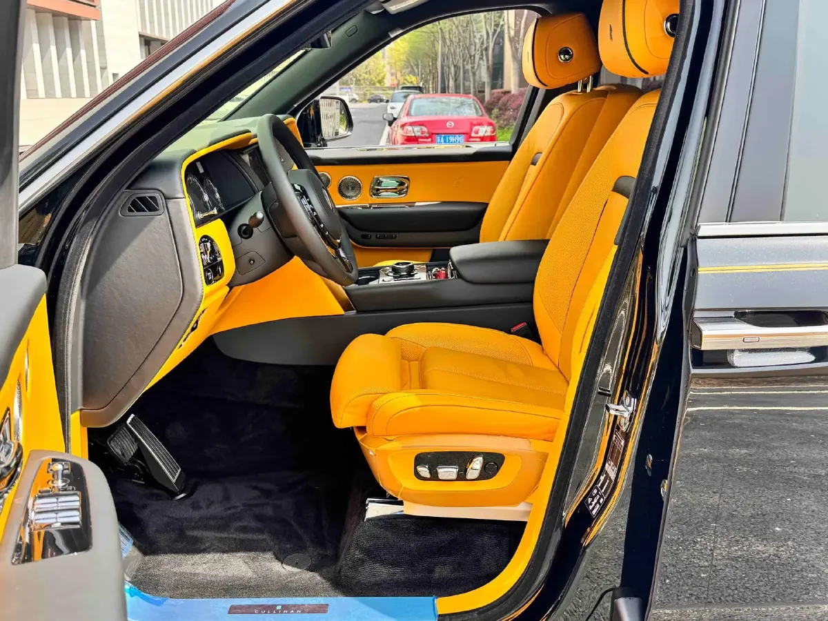 2024 Rolls-Royce Cullinan 6.7T 571HP V12 8AT,autocango,china used car exporter,china ev exporter,chinese used car exporter,chinese used ev exporter