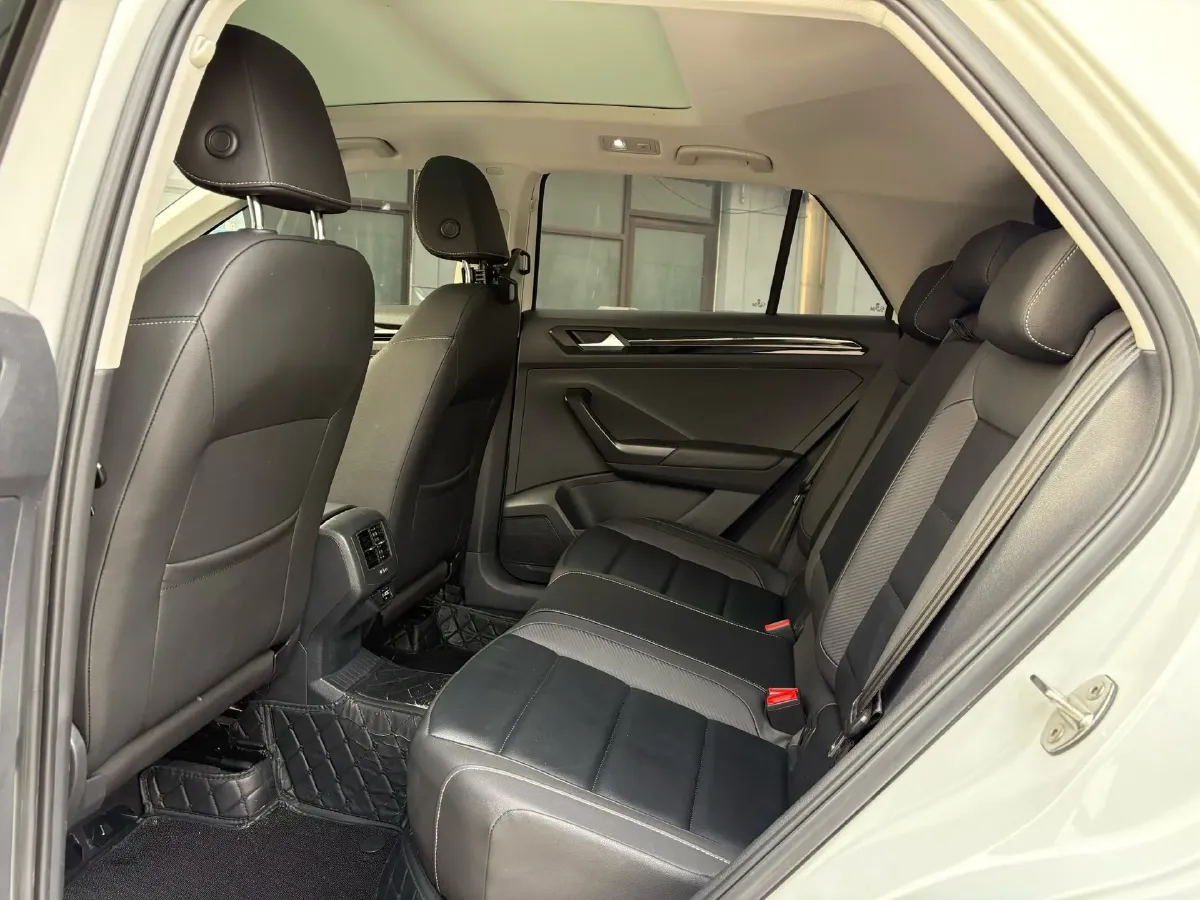 2019 Volkswagen T-Roc 1.4T 150HP L4 7DCT,autocango,china used car exporter,china ev exporter,chinese used car exporter,chinese used ev exporter