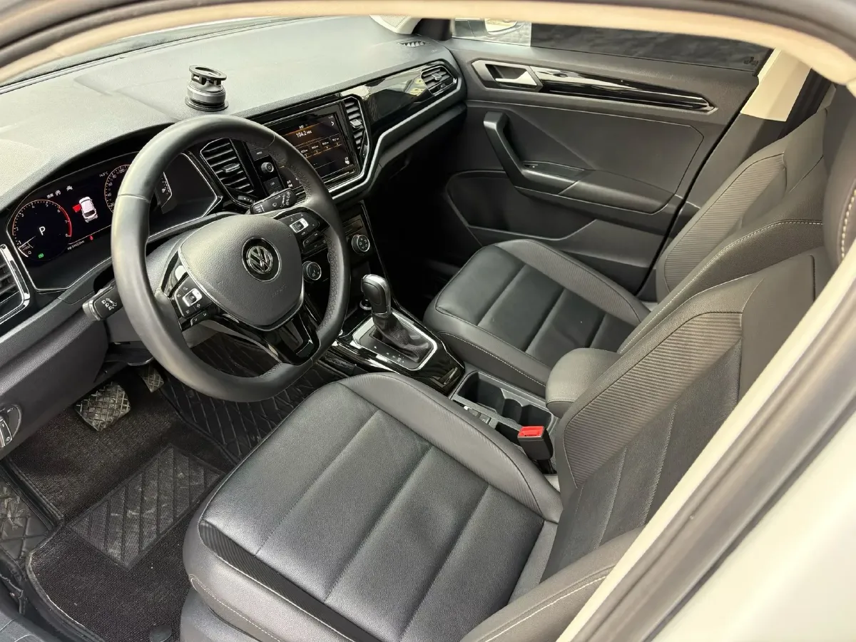 2019 Volkswagen T-Roc 1.4T 150HP L4 7DCT,autocango,china used car exporter,china ev exporter,chinese used car exporter,chinese used ev exporter