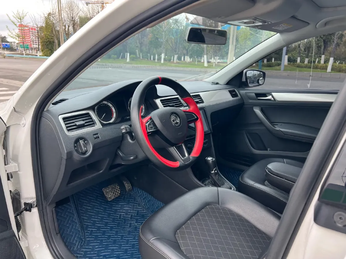 2019 SWM G01 1.5T 156HP L4 6AT,autocango,china used car exporter,china ev exporter,chinese used car exporter,chinese used ev exporter