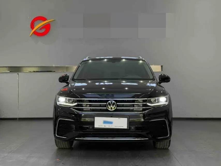2025 Volkswagen Tiguan L 2.0T 186HP L4 7DCT,autocango,china used car exporter,china ev exporter,chinese used car exporter,chinese used ev exporter