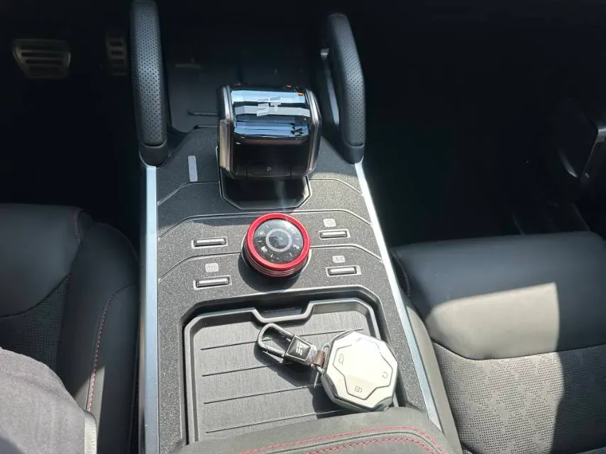 2024 Jetour ShanHai TravellerC-DM 1.5T 156HP L4 3DHT PHEV 26.7KWH,autocango,china used car exporter,china ev exporter,chinese used car exporter,chinese used ev exporter