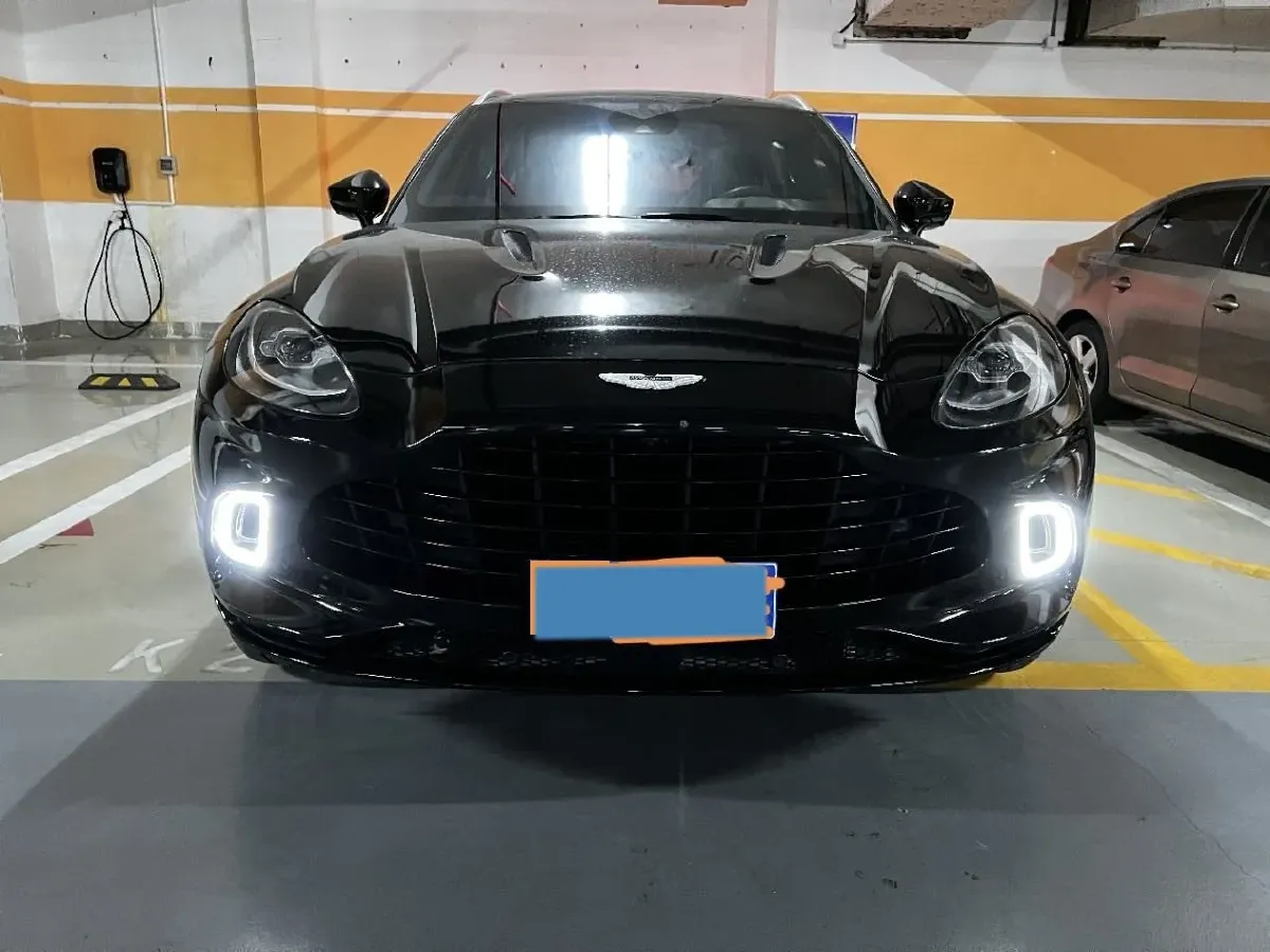2022 Aston Martin DBX 3.0T 435HP L6 9AT,autocango,china used car exporter,china ev exporter,chinese used car exporter,chinese used ev exporter