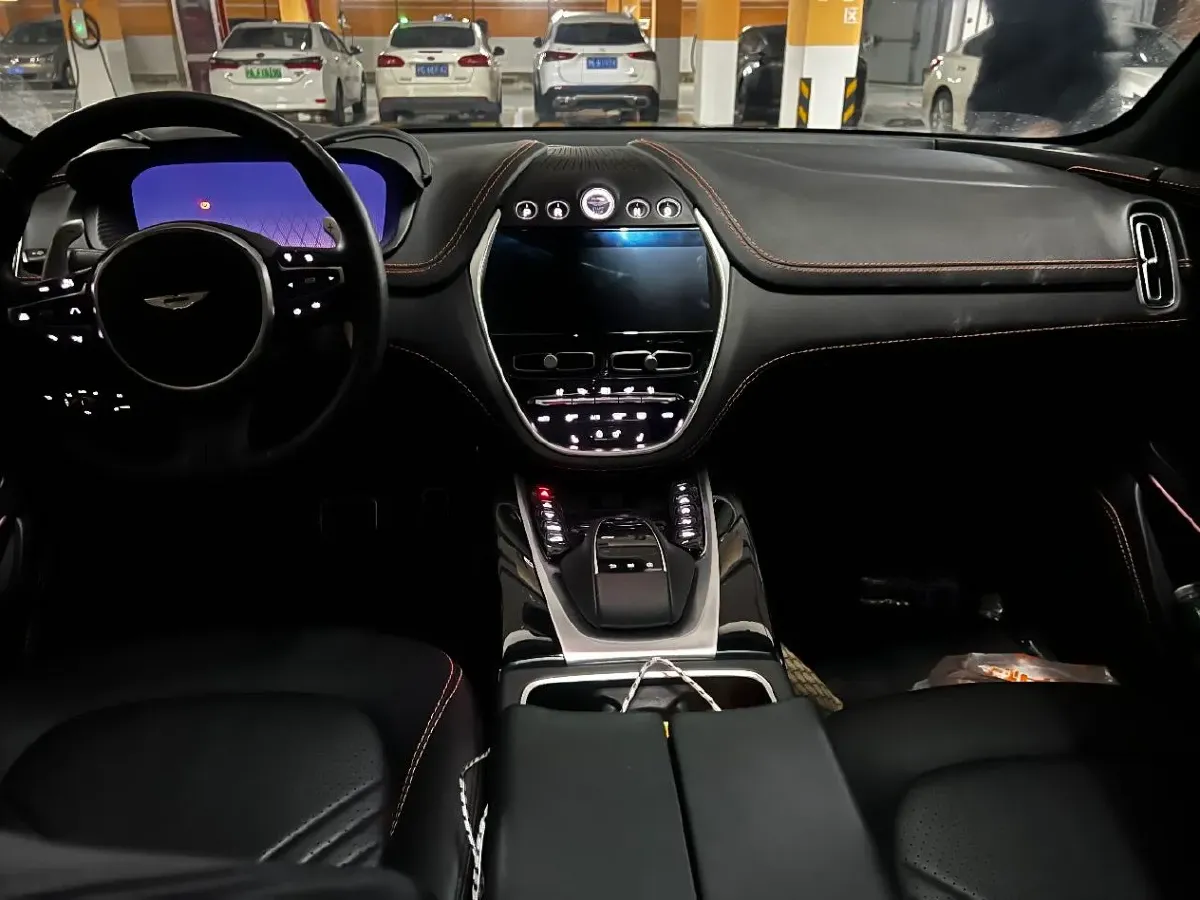 2022 Aston Martin DBX 3.0T 435HP L6 9AT,autocango,china used car exporter,china ev exporter,chinese used car exporter,chinese used ev exporter