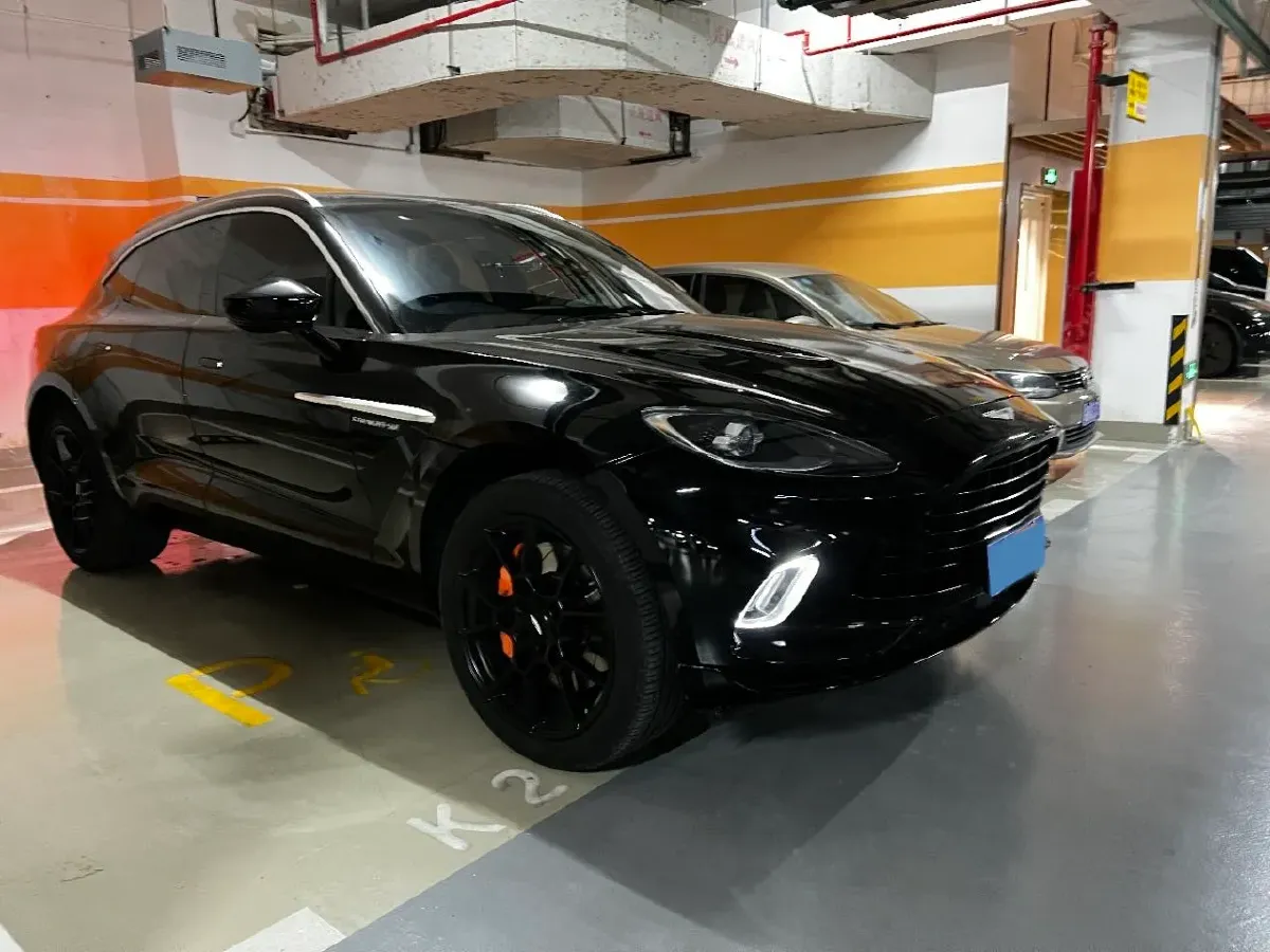 2022 Aston Martin DBX 3.0T 435HP L6 9AT,autocango,china used car exporter,china ev exporter,chinese used car exporter,chinese used ev exporter