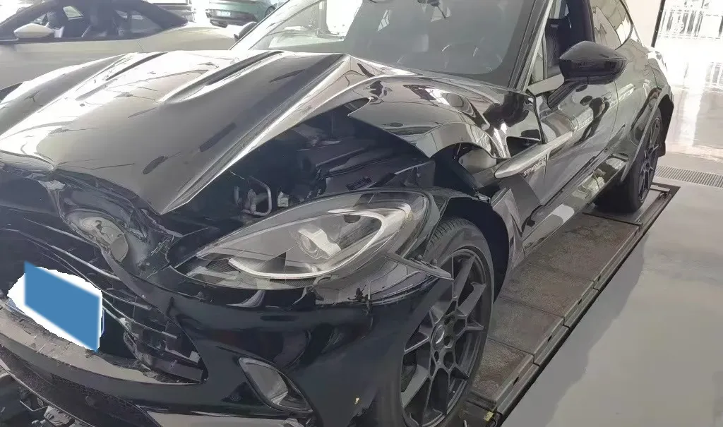 2022 Aston Martin DBX 3.0T 435HP L6 9AT,autocango,china used car exporter,china ev exporter,chinese used car exporter,chinese used ev exporter