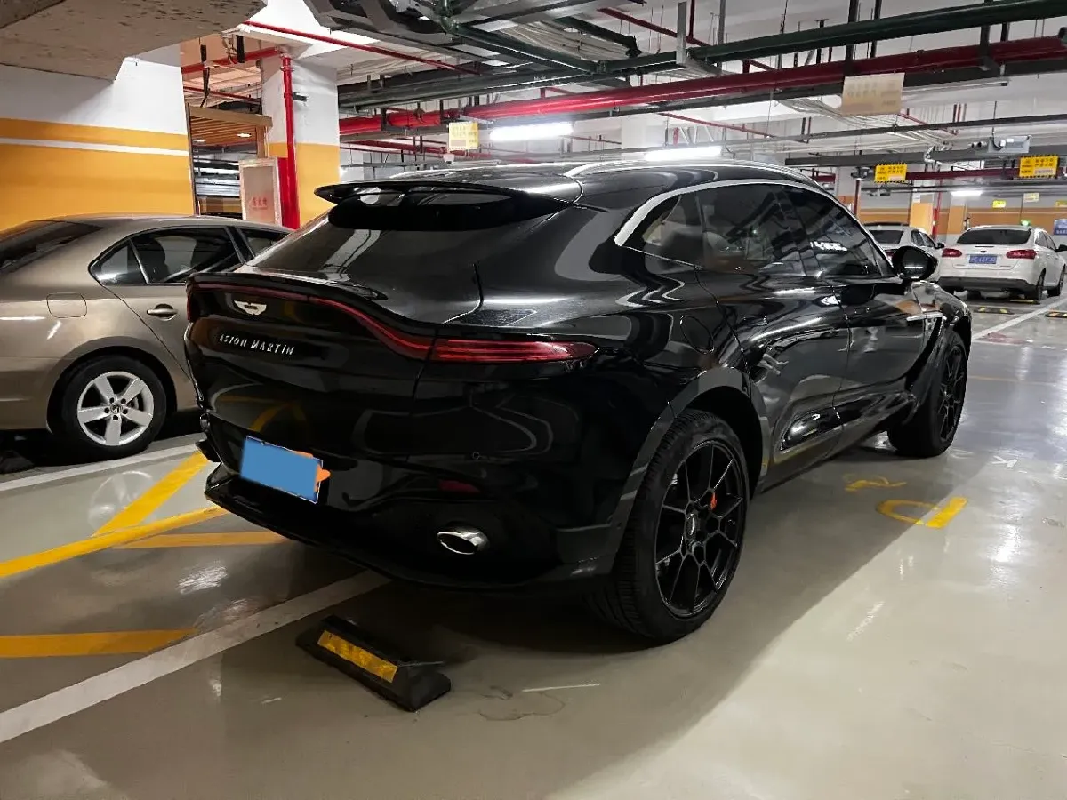 2022 Aston Martin DBX 3.0T 435HP L6 9AT,autocango,china used car exporter,china ev exporter,chinese used car exporter,chinese used ev exporter
