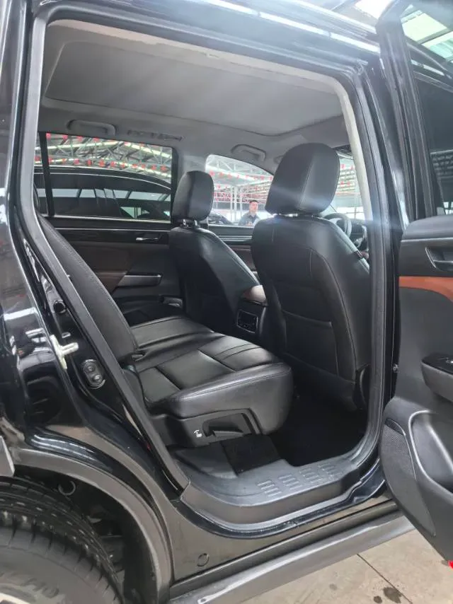 2017 GAC Trumpchi GS8 2.0T 201HP L4 6AT,autocango,china used car exporter,china ev exporter,chinese used car exporter,chinese used ev exporter