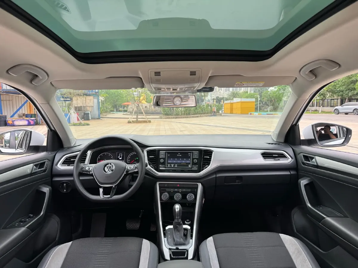 2019 Volkswagen T-Roc 1.4T 131HP L4 7DCT,autocango,china used car exporter,china ev exporter,chinese used car exporter,chinese used ev exporter