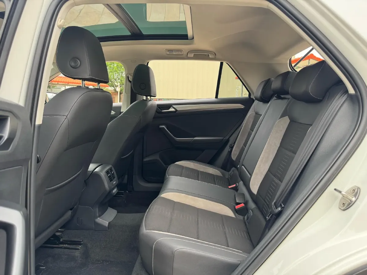 2019 Volkswagen T-Roc 1.4T 131HP L4 7DCT,autocango,china used car exporter,china ev exporter,chinese used car exporter,chinese used ev exporter