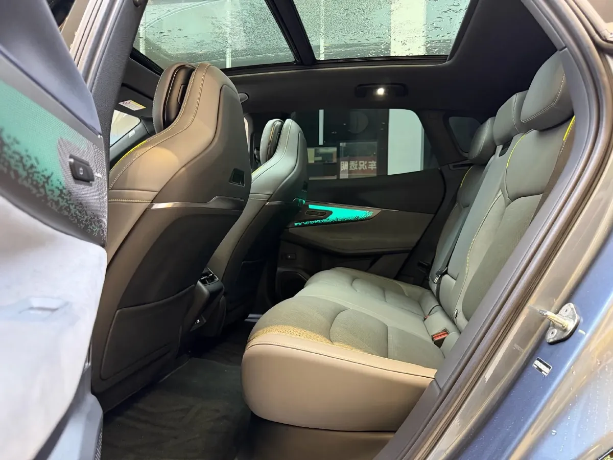 2025 LYNK&CO 08 EM-P 1.5T 163HP L4 3DHT PHEV 39.6KWH,autocango,china used car exporter,china ev exporter,chinese used car exporter,chinese used ev exporter