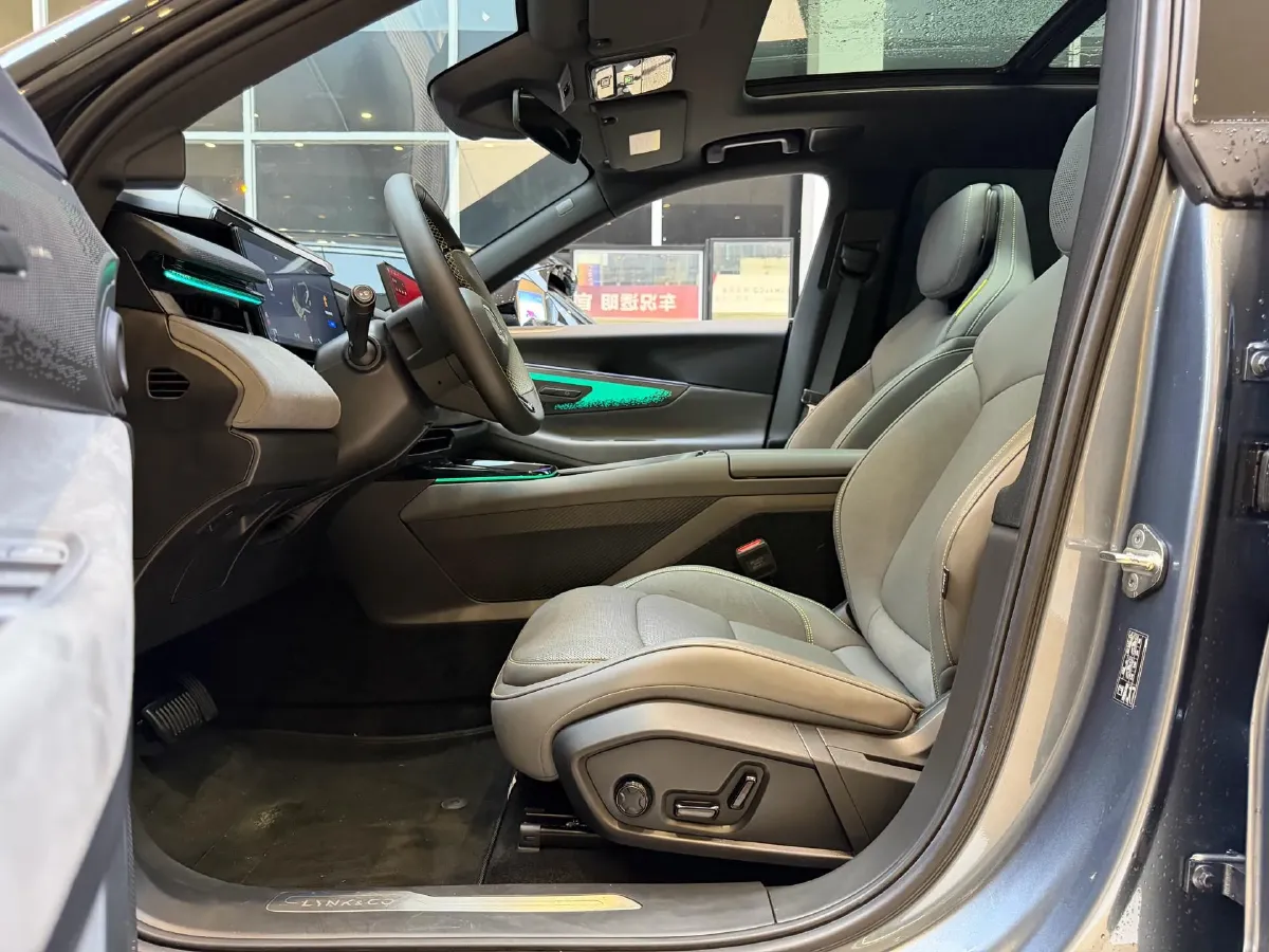 2025 LYNK&CO 08 EM-P 1.5T 163HP L4 3DHT PHEV 39.6KWH,autocango,china used car exporter,china ev exporter,chinese used car exporter,chinese used ev exporter