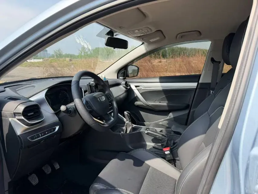 2025 Geely Coolray 1.5L 126HP L4 5MT,autocango,china used car exporter,china ev exporter,chinese used car exporter,chinese used ev exporter