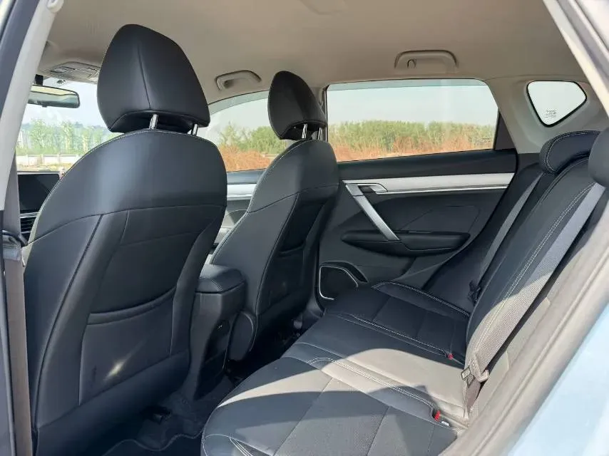 2025 Geely Coolray 1.5L 126HP L4 5MT,autocango,china used car exporter,china ev exporter,chinese used car exporter,chinese used ev exporter