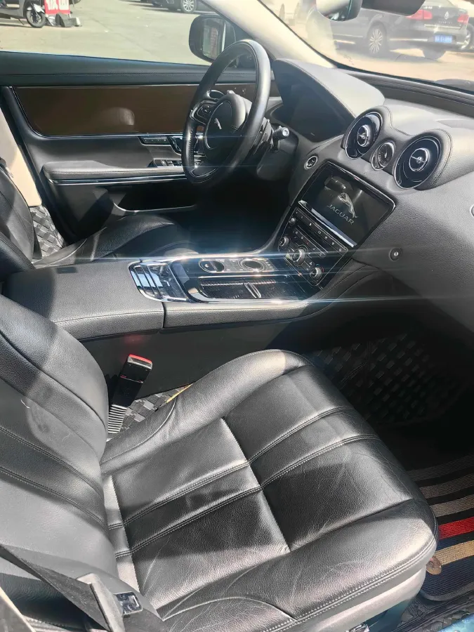 2018 Jaguar XJ 3.0T 340HP V6 8AT,autocango,china used car exporter,china ev exporter,chinese used car exporter,chinese used ev exporter