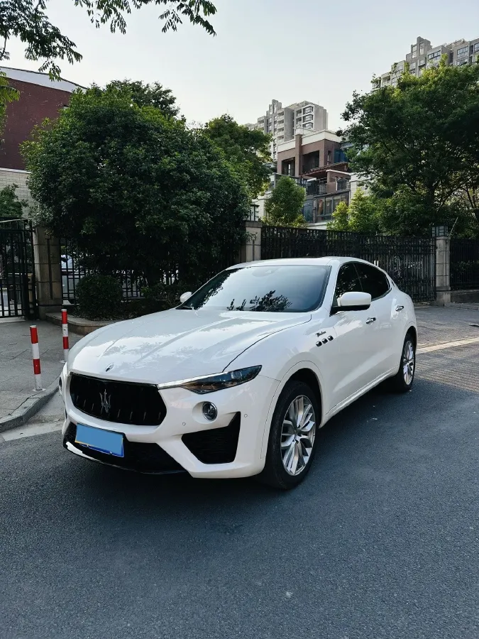 2022 Maserati Levante 3.0T 350HP V6 8AT,autocango,china used car exporter,china ev exporter,chinese used car exporter,chinese used ev exporter