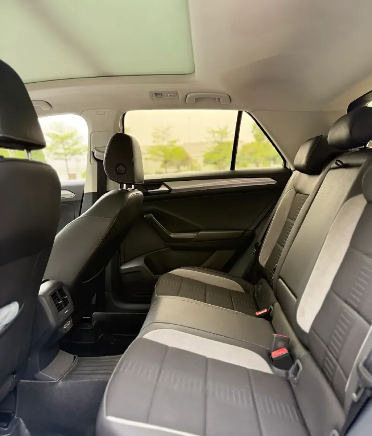 2021 Volkswagen T-Roc 1.4T 150HP L4 7DCT,autocango,china used car exporter,china ev exporter,chinese used car exporter,chinese used ev exporter