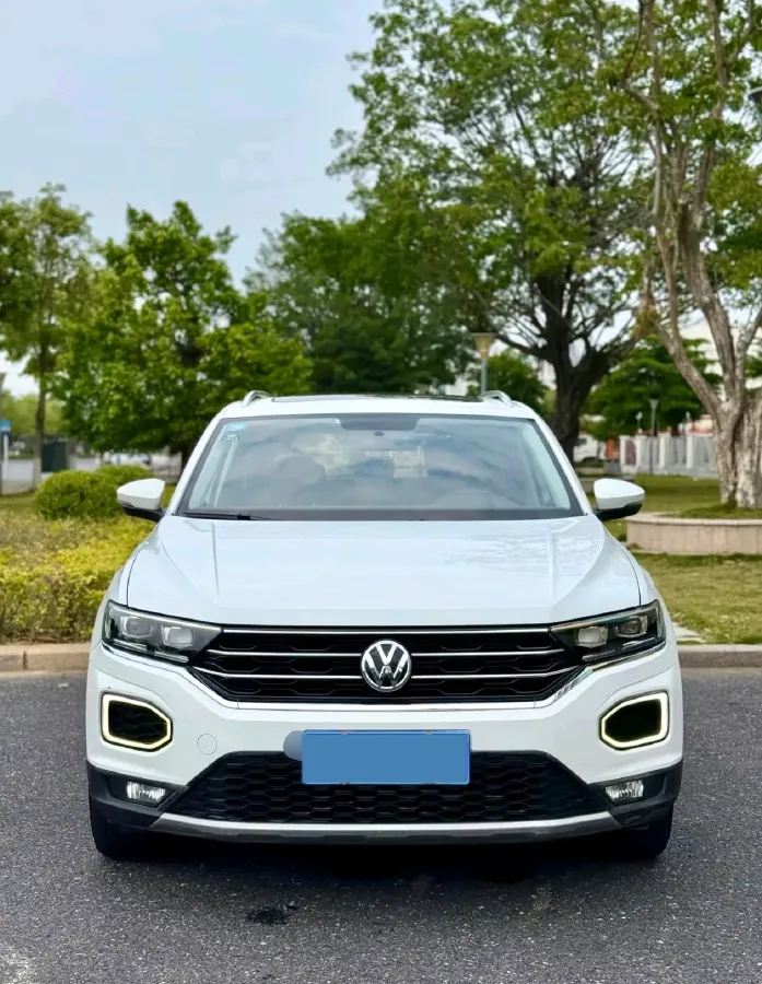 2021 Volkswagen T-Roc 1.4T 150HP L4 7DCT,autocango,china used car exporter,china ev exporter,chinese used car exporter,chinese used ev exporter