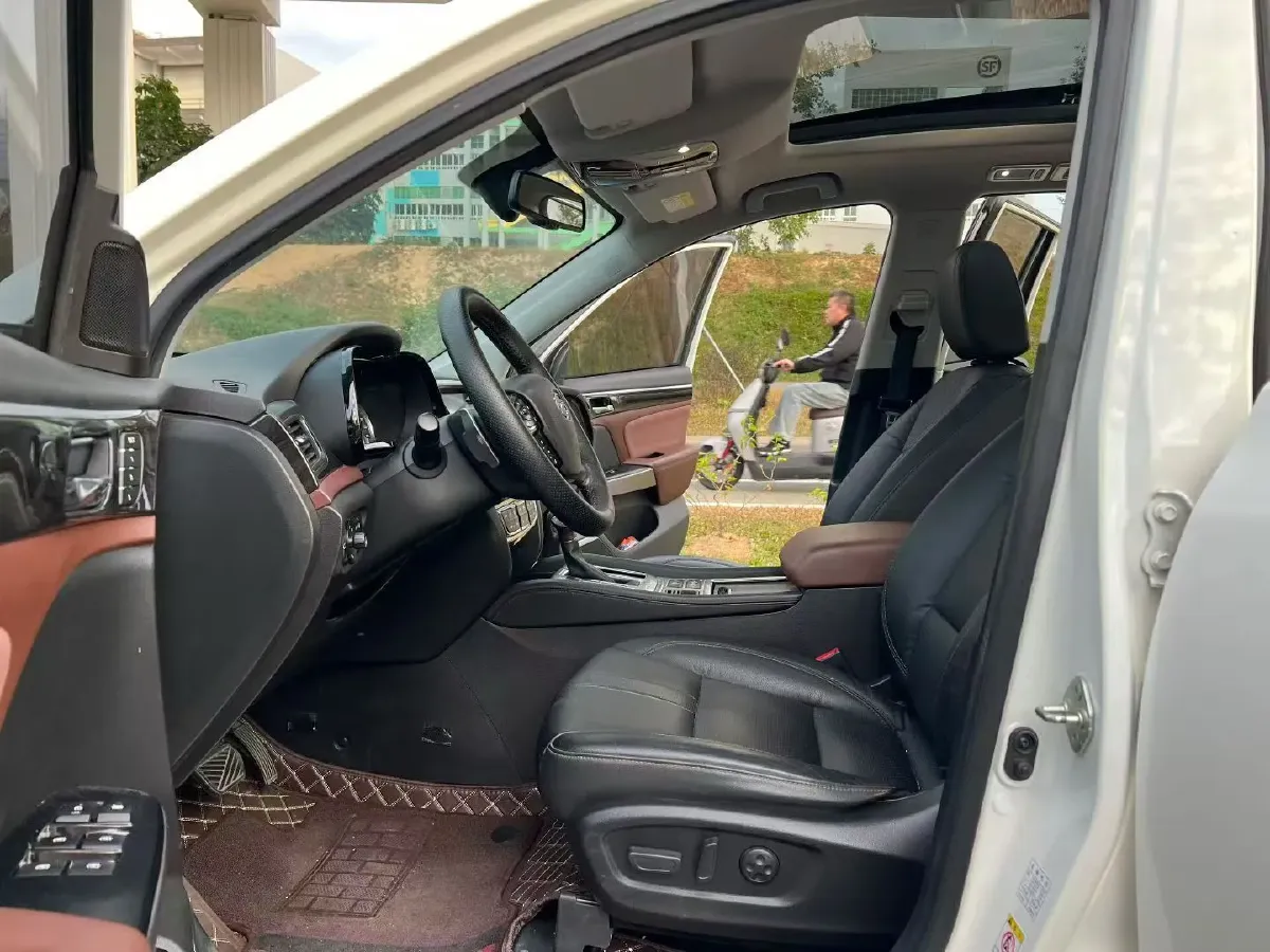 2017 GAC Trumpchi GS8 2.0T 201HP L4 6AT,autocango,china used car exporter,china ev exporter,chinese used car exporter,chinese used ev exporter