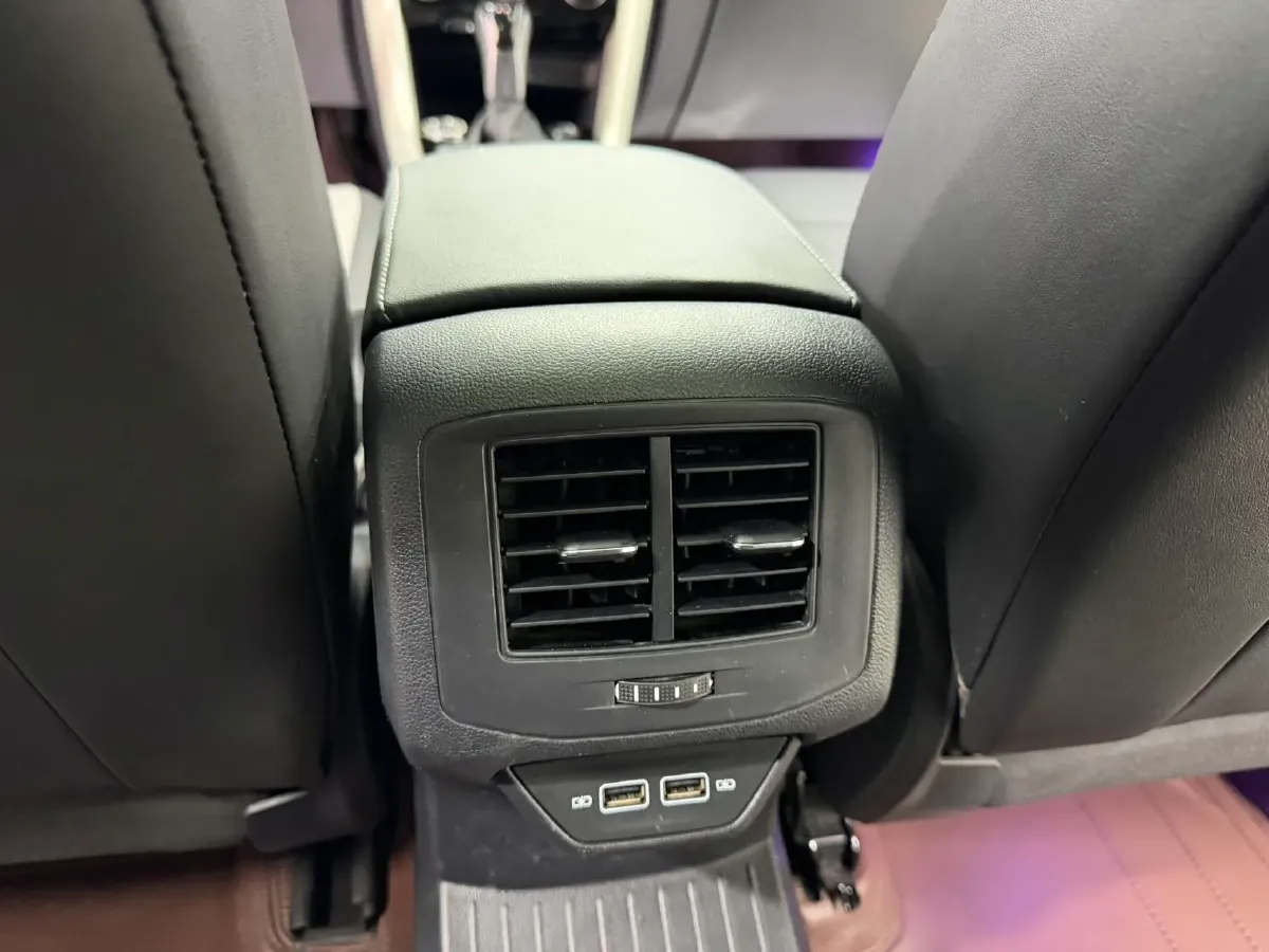 2023 Volkswagen T-Roc 1.4T 150HP L4 7DCT,autocango,china used car exporter,china ev exporter,chinese used car exporter,chinese used ev exporter