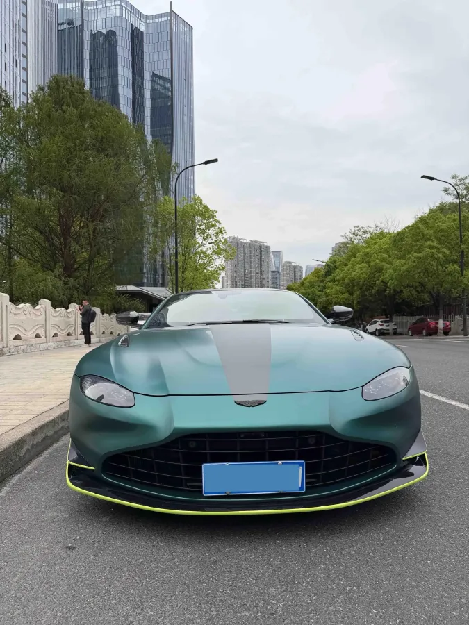 2023 Aston Martin V8 Vantage 4.0T 534HP V8 8AT,autocango,china used car exporter,china ev exporter,chinese used car exporter,chinese used ev exporter