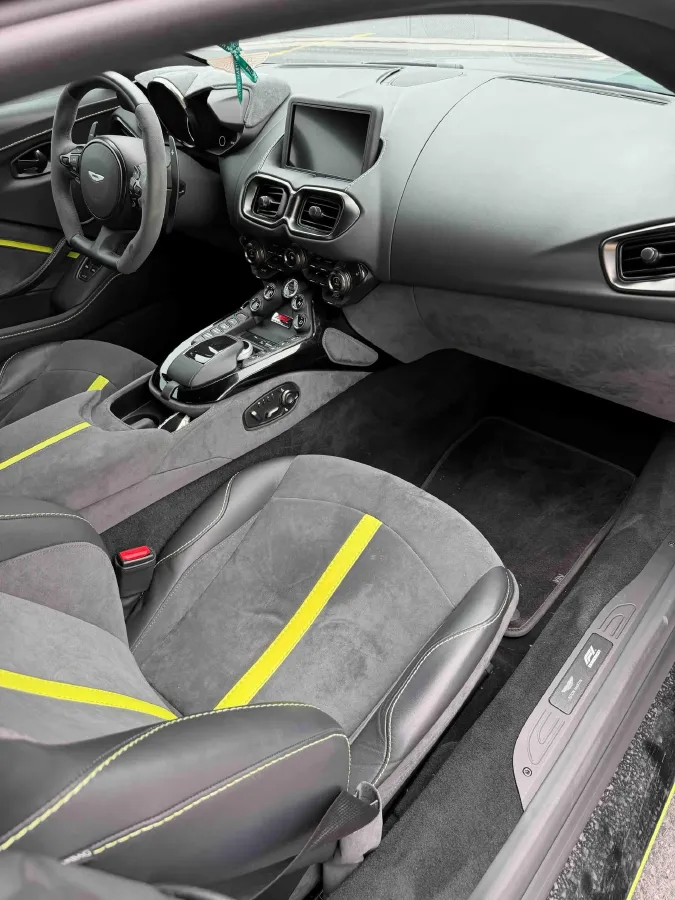 2023 Aston Martin V8 Vantage 4.0T 534HP V8 8AT,autocango,china used car exporter,china ev exporter,chinese used car exporter,chinese used ev exporter