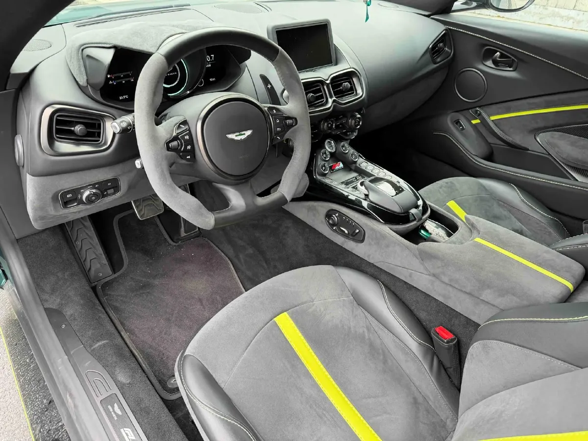 2023 Aston Martin V8 Vantage 4.0T 534HP V8 8AT,autocango,china used car exporter,china ev exporter,chinese used car exporter,chinese used ev exporter