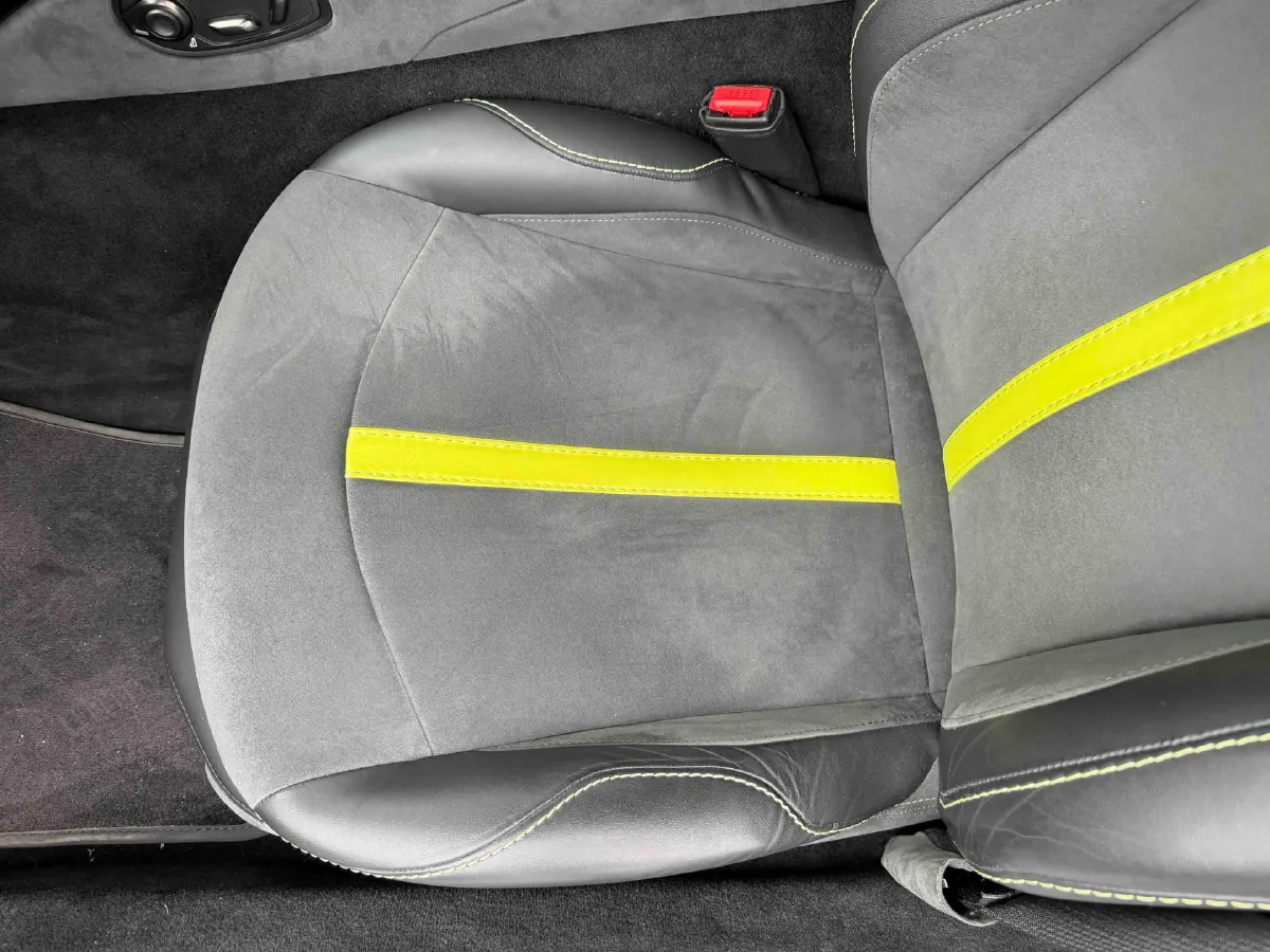 2023 Aston Martin V8 Vantage 4.0T 534HP V8 8AT,autocango,china used car exporter,china ev exporter,chinese used car exporter,chinese used ev exporter