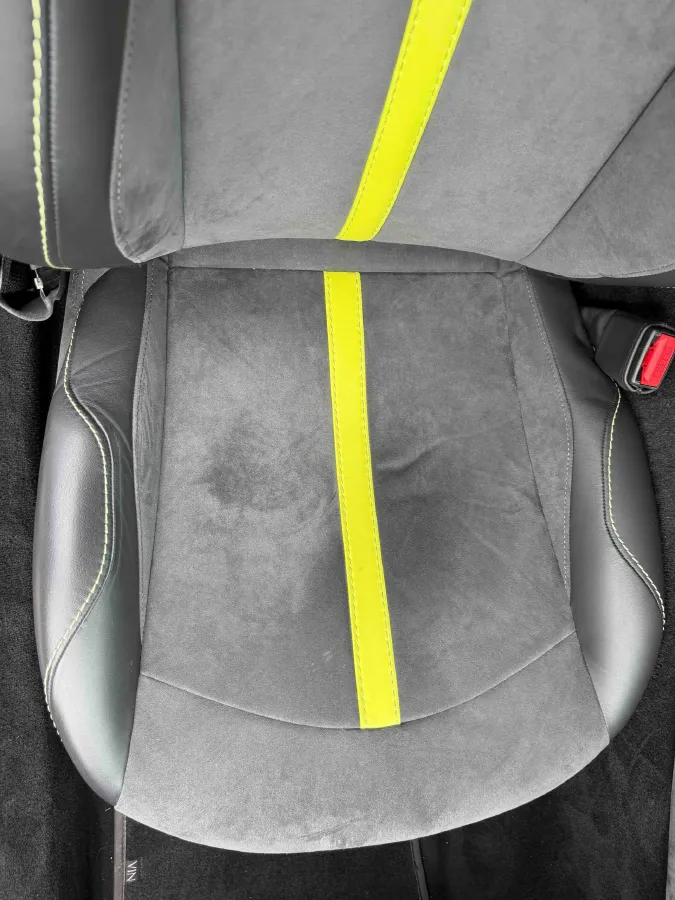 2023 Aston Martin V8 Vantage 4.0T 534HP V8 8AT,autocango,china used car exporter,china ev exporter,chinese used car exporter,chinese used ev exporter