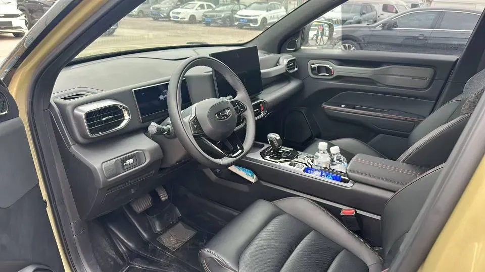 2025 Geely Cowboy 1.5T 181HP L4 7DCT,autocango,china used car exporter,china ev exporter,chinese used car exporter,chinese used ev exporter