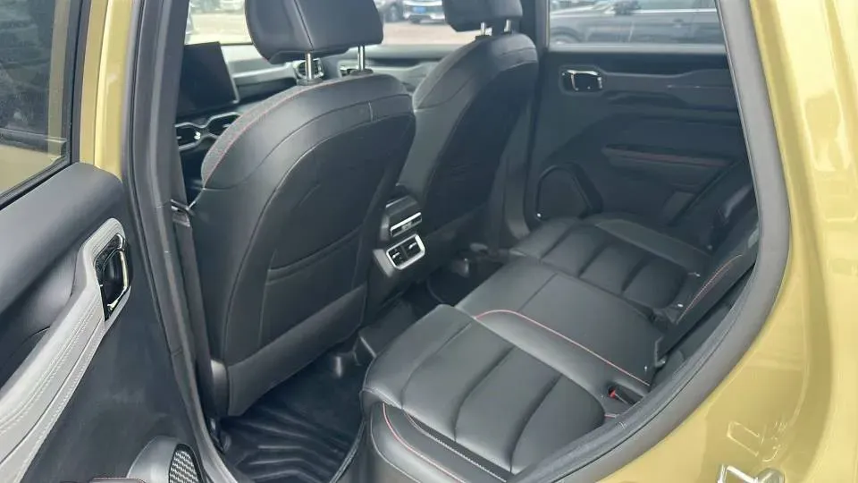 2025 Geely Cowboy 1.5T 181HP L4 7DCT,autocango,china used car exporter,china ev exporter,chinese used car exporter,chinese used ev exporter