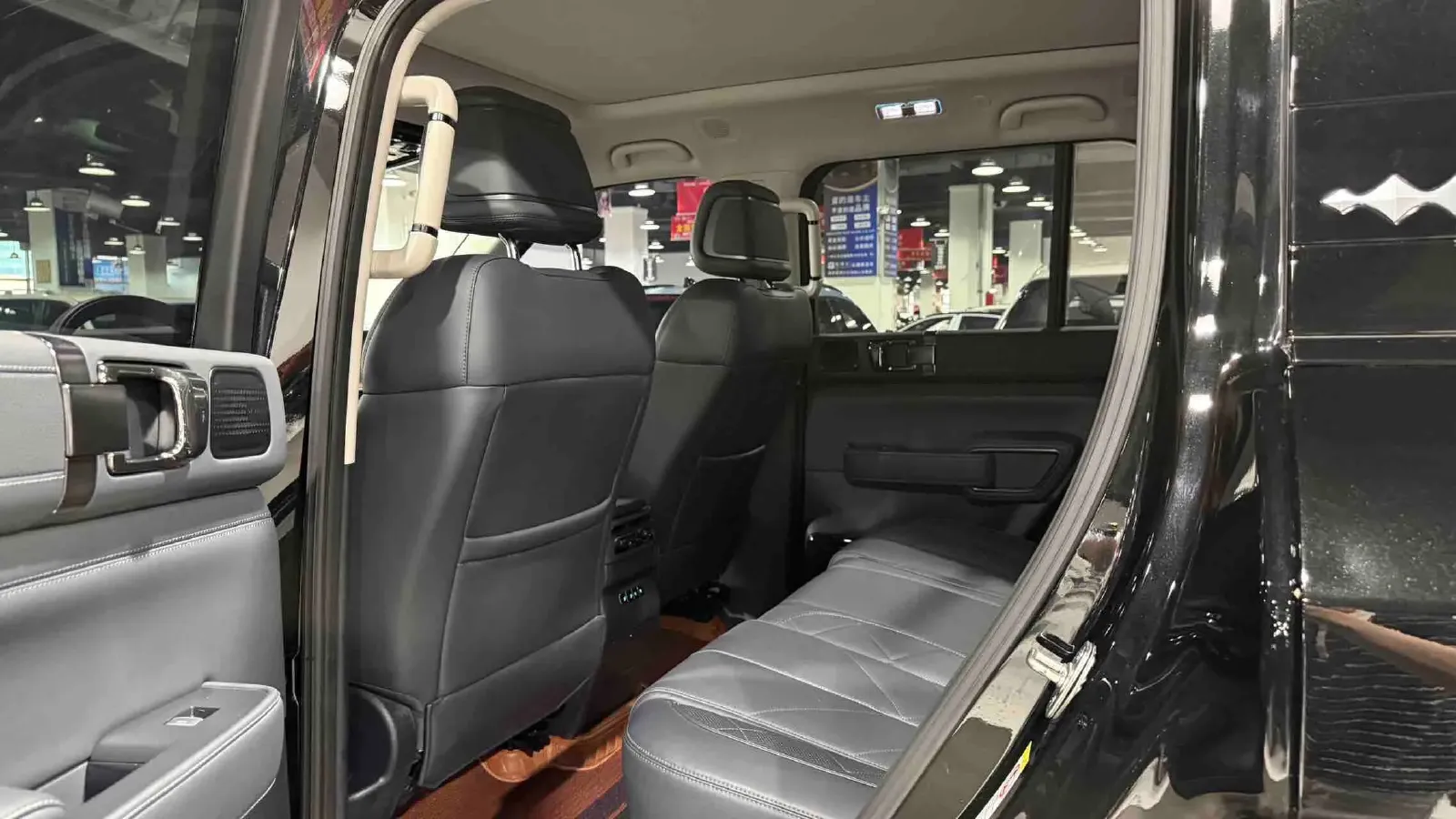 2025 FangChengBao Bao 5 1.5T 194HP L4 E-CVT PHEV,autocango,china used car exporter,china ev exporter,chinese used car exporter,chinese used ev exporter