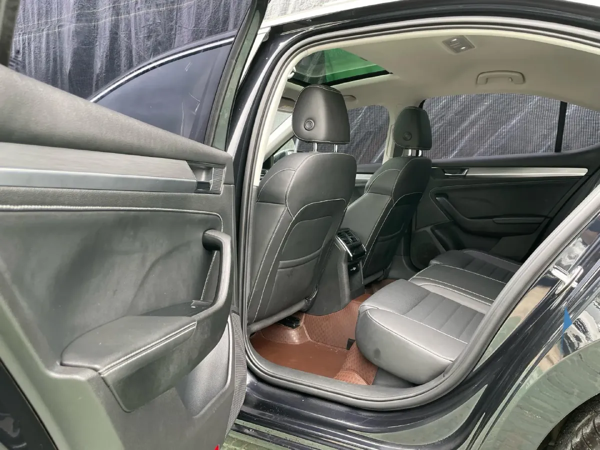 2023 Skoda Superb 1.4T 150HP L4 7DCT,autocango,china used car exporter,china ev exporter,chinese used car exporter,chinese used ev exporter