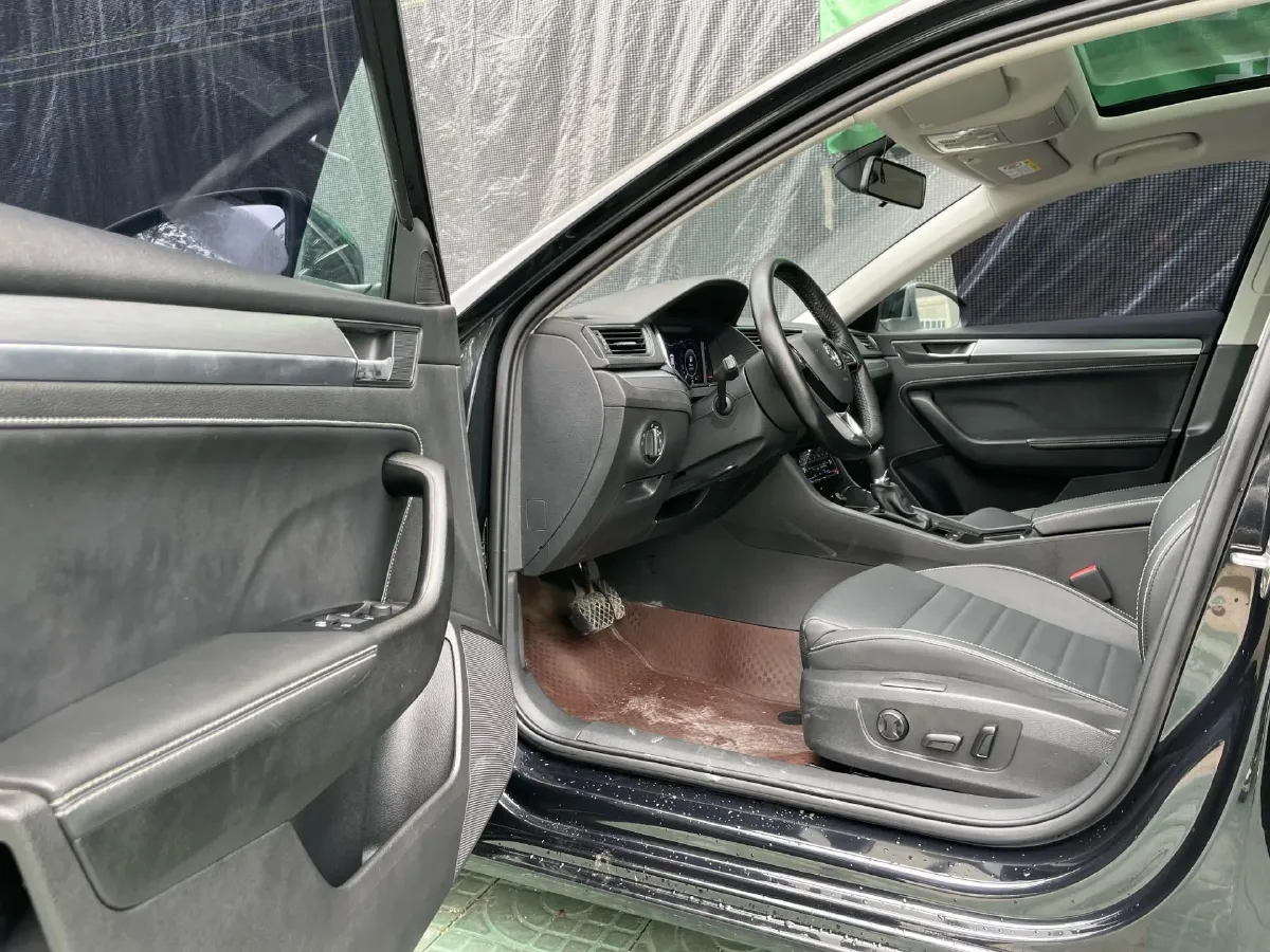 2023 Skoda Superb 1.4T 150HP L4 7DCT,autocango,china used car exporter,china ev exporter,chinese used car exporter,chinese used ev exporter