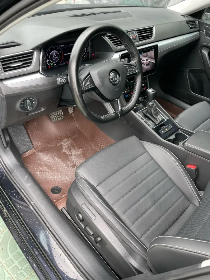 2023 Skoda Superb 1.4T 150HP L4 7DCT,autocango,china used car exporter,china ev exporter,chinese used car exporter,chinese used ev exporter