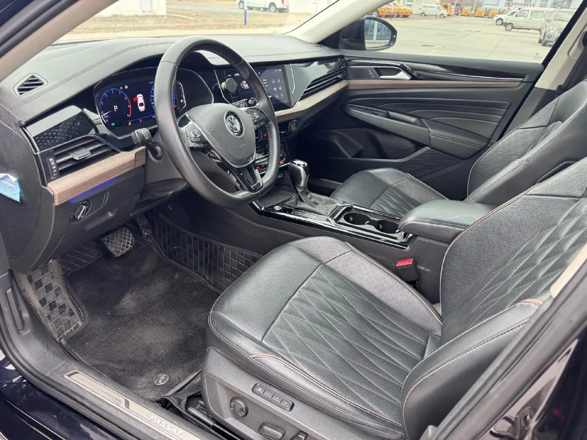 2019 Volvo V40 1.5T 152HP L4 6AT,autocango,china used car exporter,china ev exporter,chinese used car exporter,chinese used ev exporter