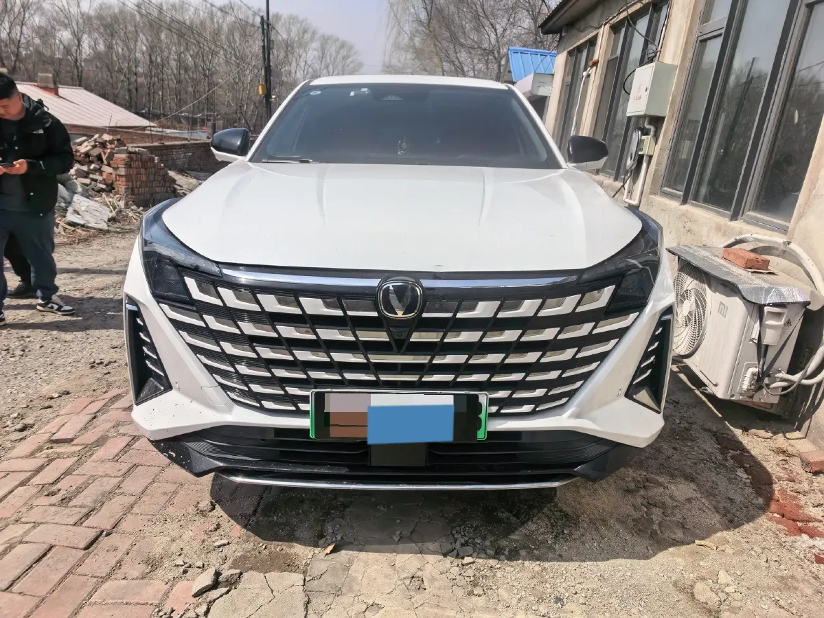 2024 ChangAn UNI-Z 1.5L 98HP L4 E-CVT PHEV 18.4KWH,autocango,china used car exporter,china ev exporter,chinese used car exporter,chinese used ev exporter